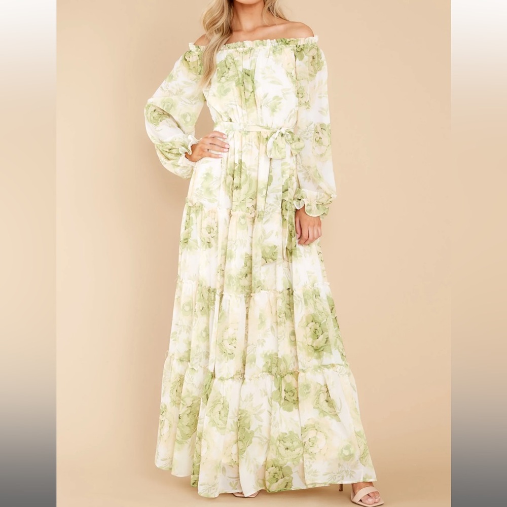 Red Dress Boutique - NWOT LOVE IS BLOOMING GREEN FLORAL PRINT MAXI DRESS - Small